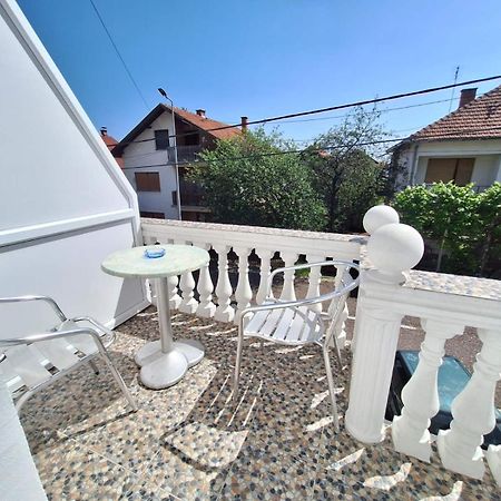 Sobe-Apartmani Modrica ภายนอก รูปภาพ