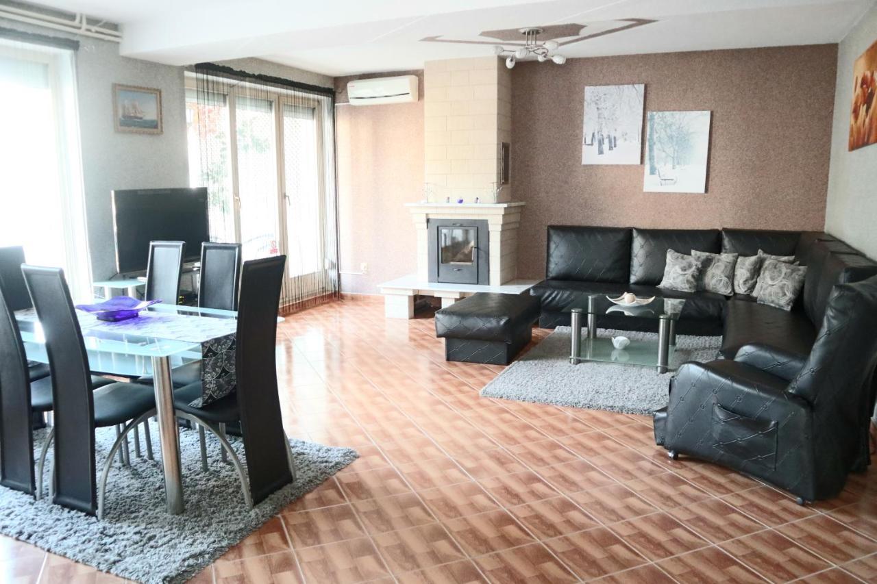 Sobe-Apartmani Modrica ภายนอก รูปภาพ