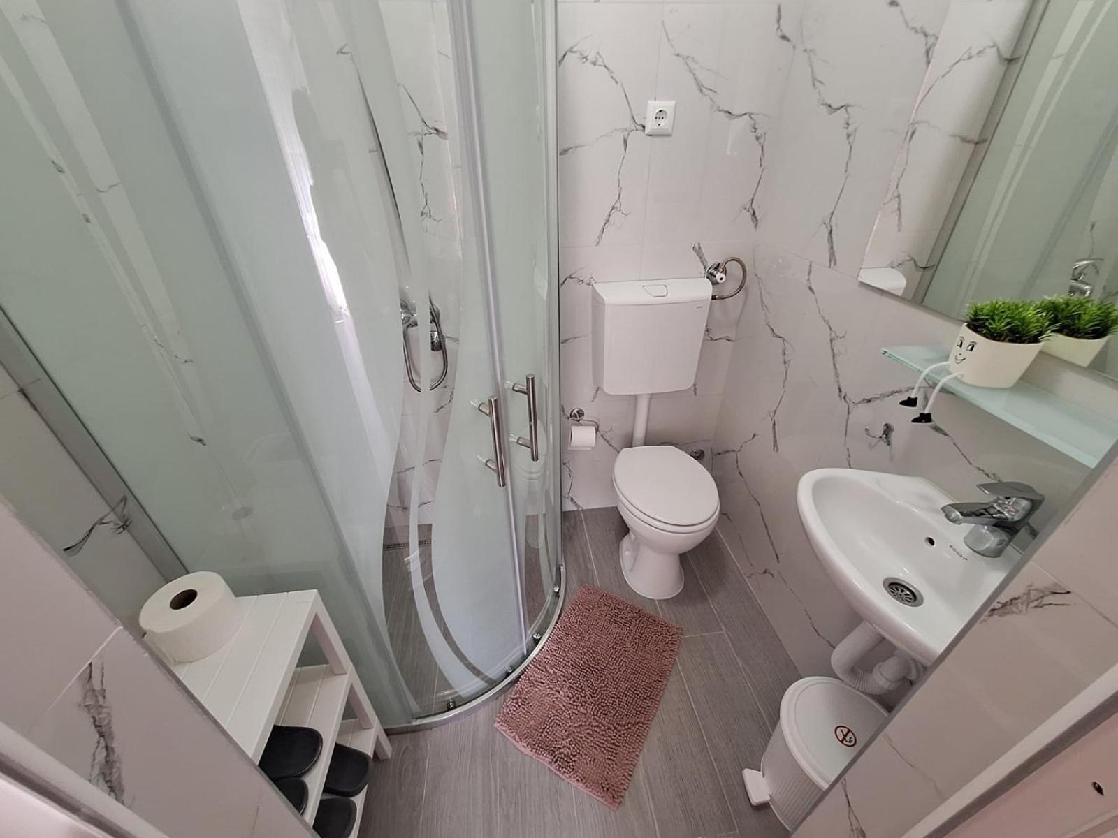 Sobe-Apartmani Modrica ภายนอก รูปภาพ