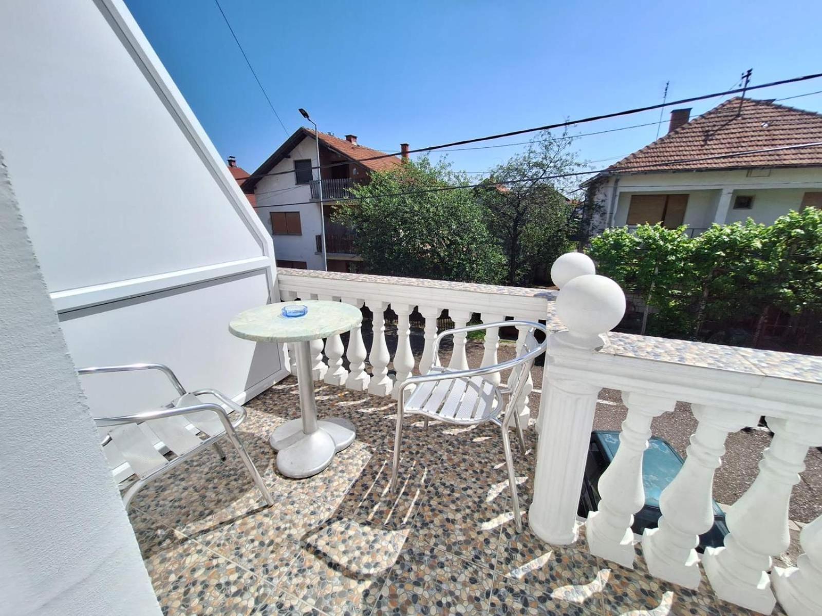 Sobe-Apartmani Modrica ภายนอก รูปภาพ